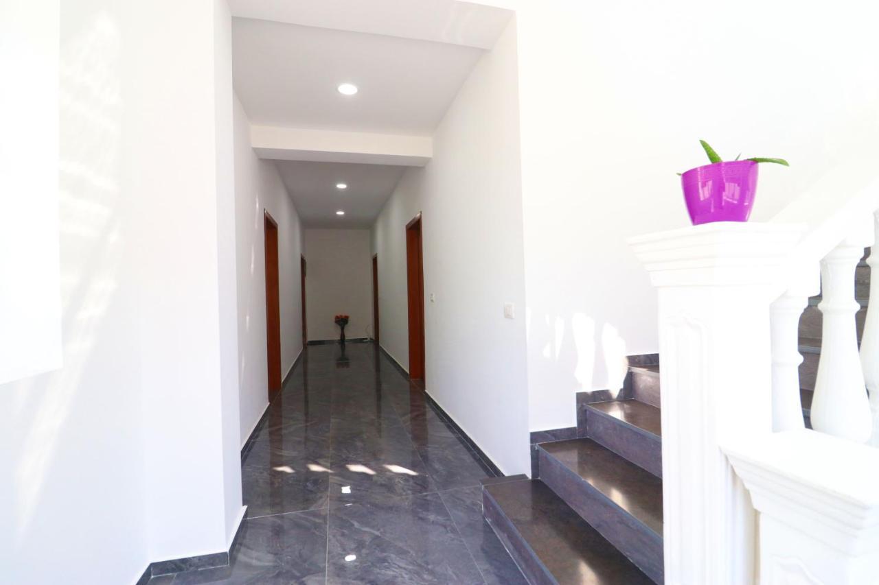 Vlorë Hotel Kristal מראה חיצוני תמונה