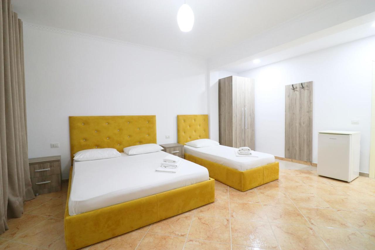 Vlorë Hotel Kristal מראה חיצוני תמונה