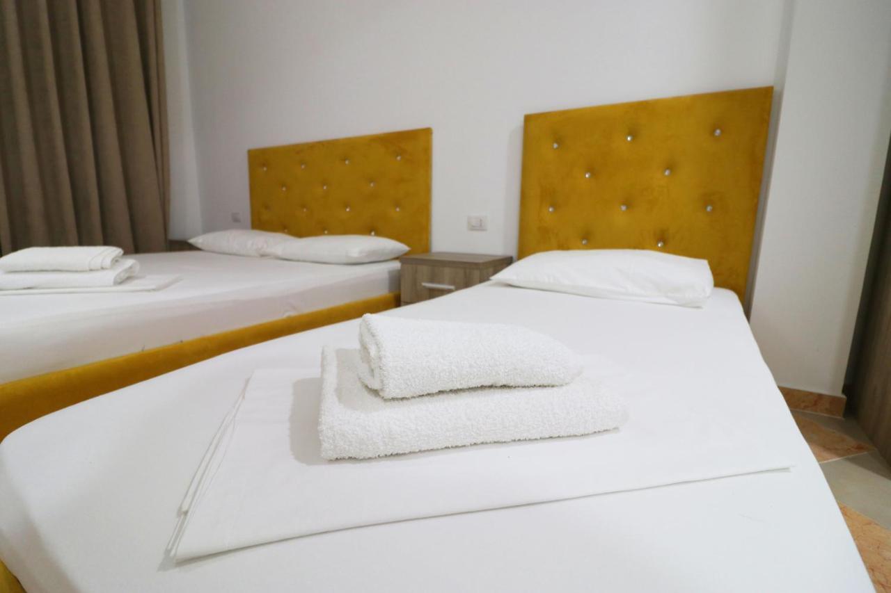 Vlorë Hotel Kristal מראה חיצוני תמונה
