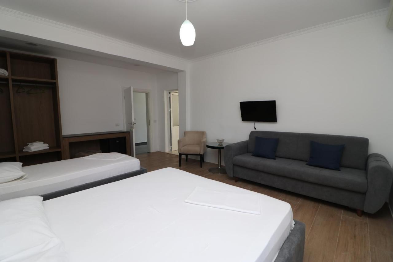 Vlorë Hotel Kristal מראה חיצוני תמונה