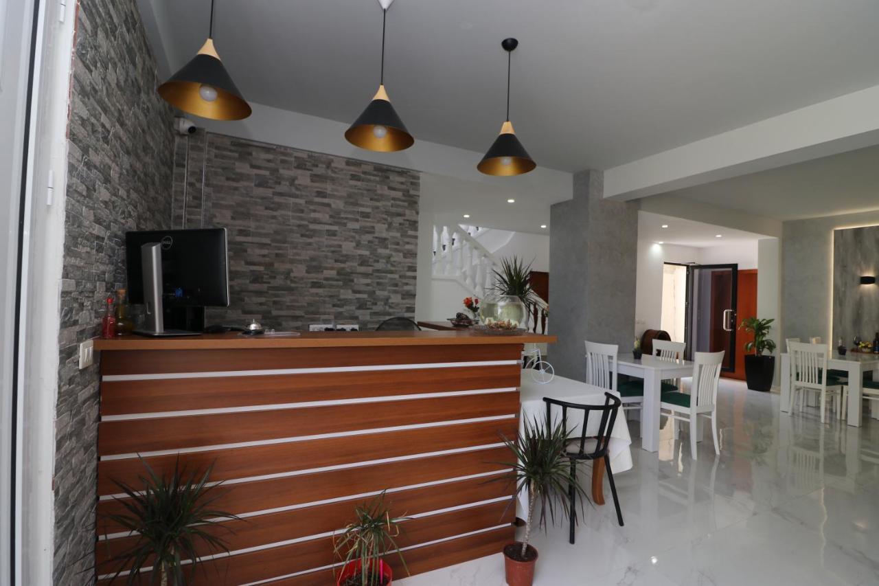 Vlorë Hotel Kristal מראה חיצוני תמונה